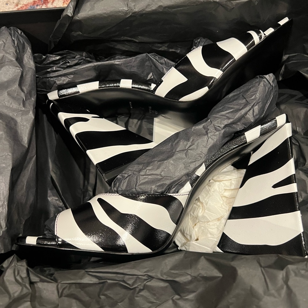 BNIB -The Attico Devon mule in zebra print
